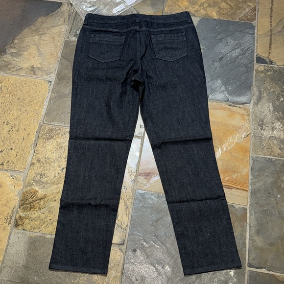 NWT L.L. Bean Slim Leg Favorite Fit Straight Rinsed Jeans Women’s 16 Reg - Picture 5 of 6